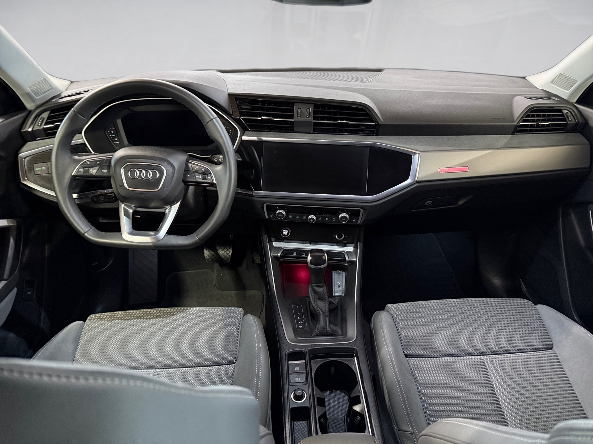 Q3 35 TFSI advanced S-tronic AHK Navi ACC RFK