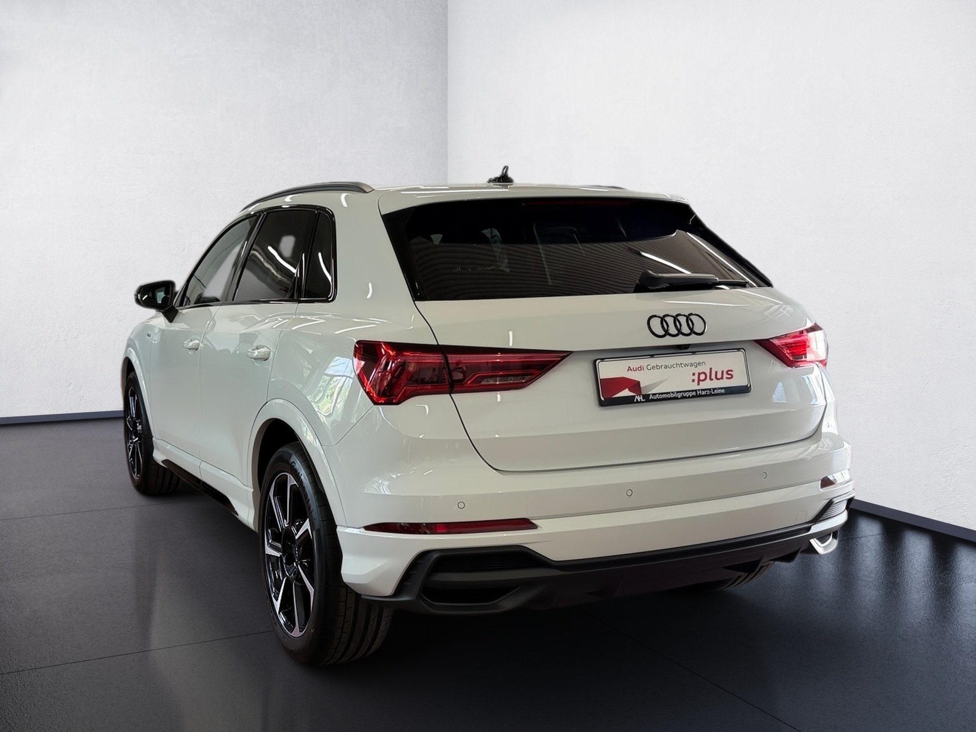 Q3 35 TFSI S line S-tronic LED Navi ACC Pano ACC