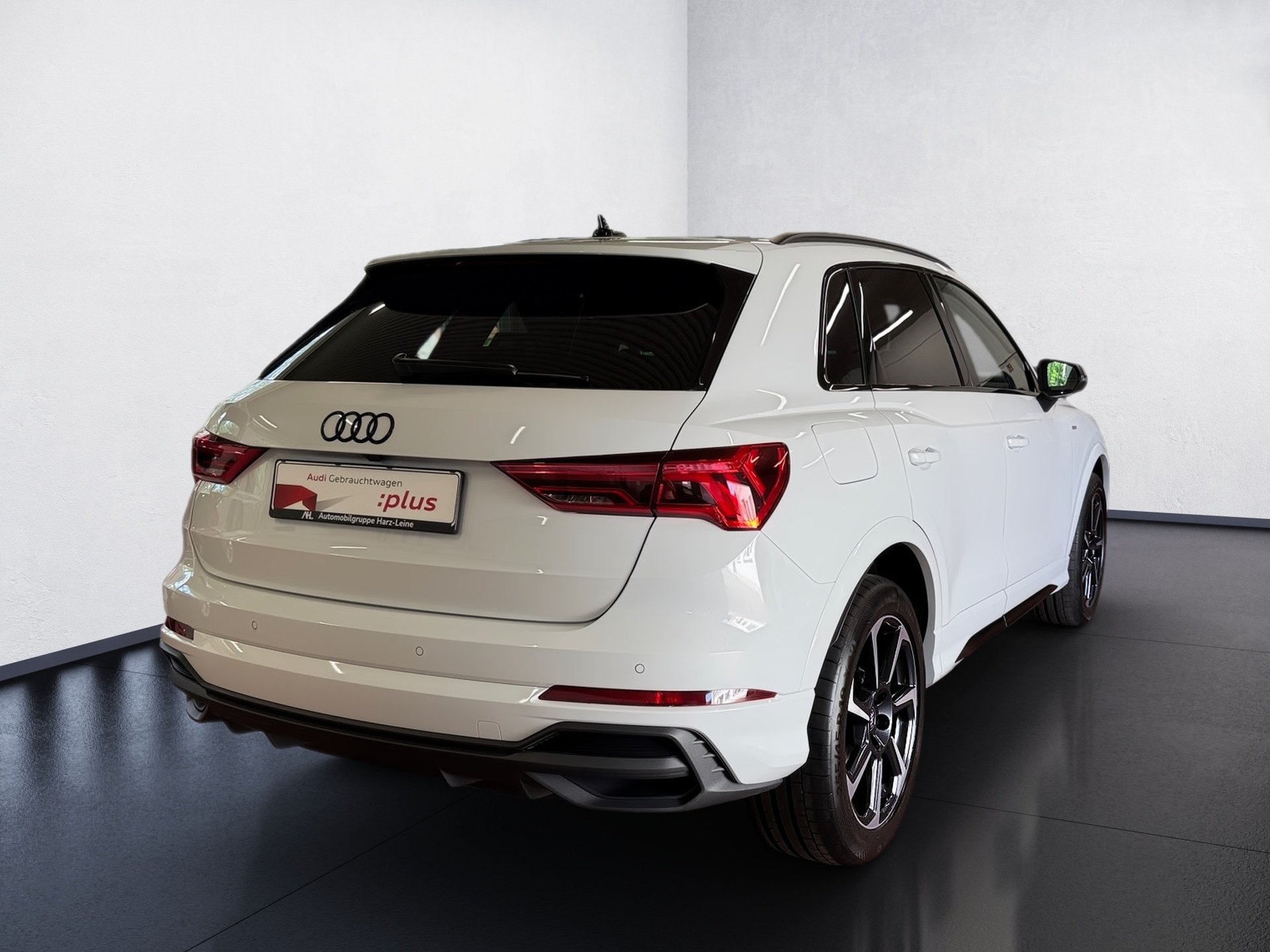 Q3 35 TFSI S line S-tronic LED Navi ACC Pano ACC
