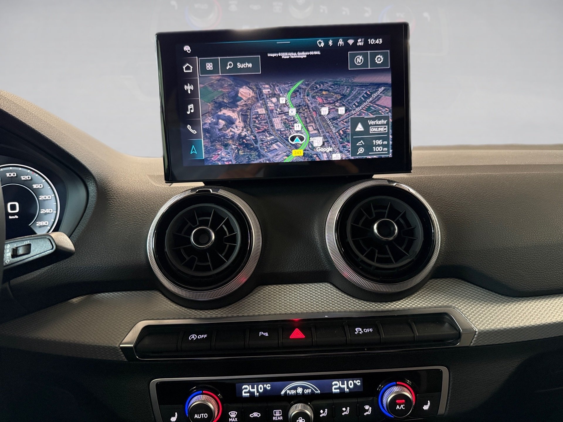 Q2 35 TFSI advanced S-tronic LED AHK PDC SHZ AHK