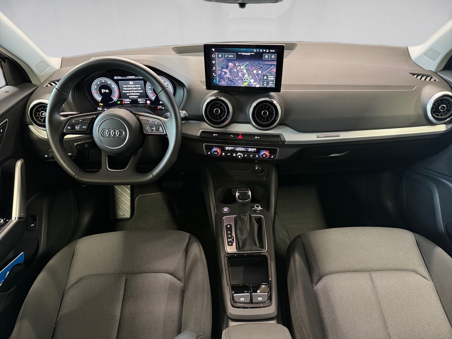Q2 35 TFSI advanced S-tronic LED AHK PDC SHZ AHK