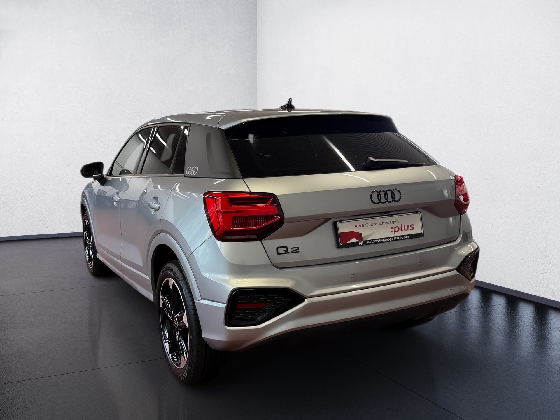 Q2 35 TFSI advanced S-tronic LED AHK PDC SHZ AHK