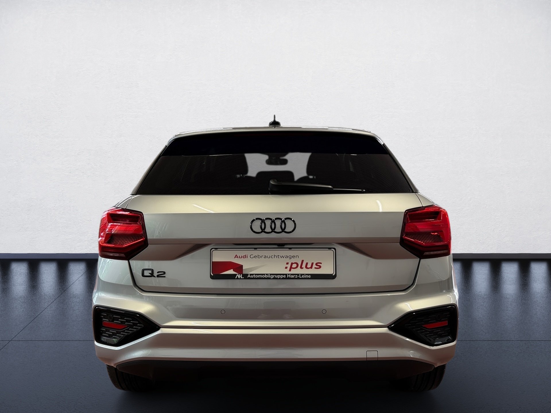 Q2 35 TFSI advanced S-tronic LED AHK PDC SHZ AHK