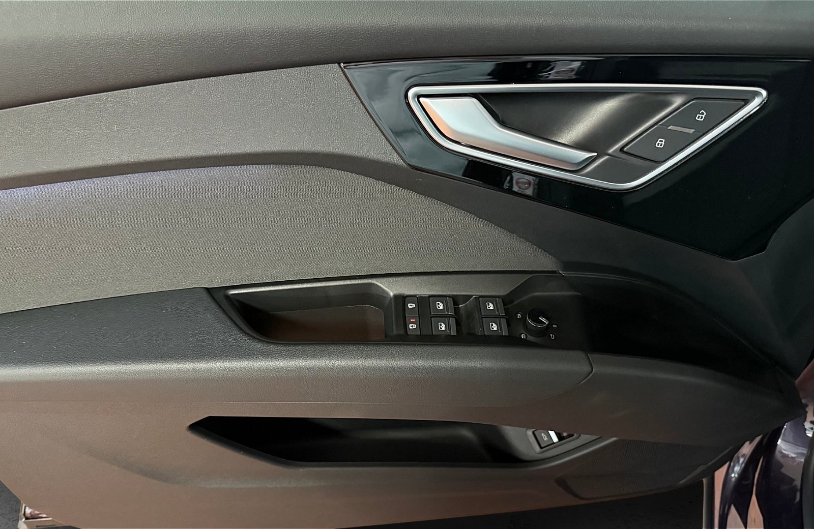 Q4 Sportback e-tron 40 Matrix AHK Pano MMI Bluetooth