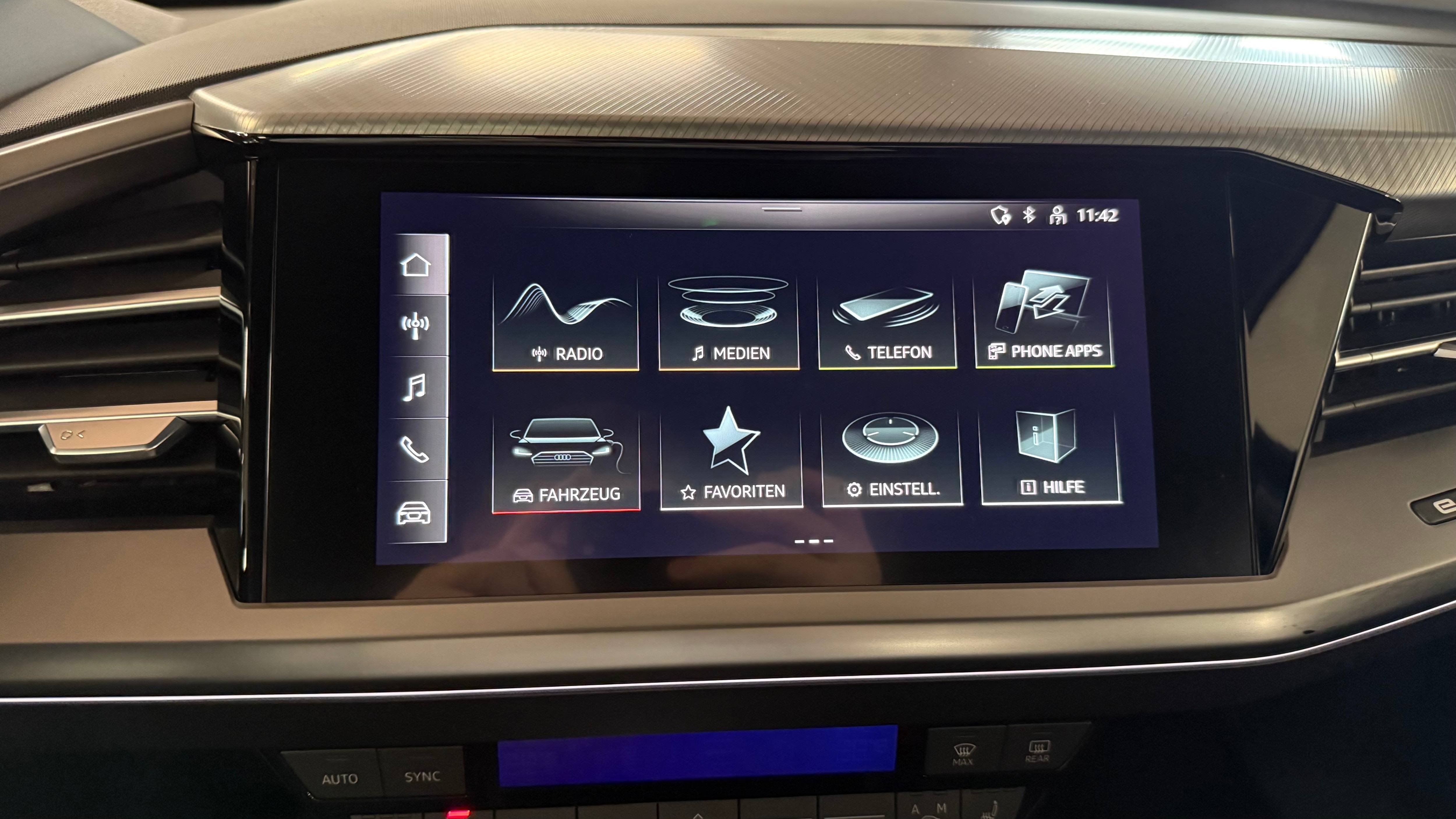 Q4 Sportback e-tron 40 Matrix AHK Pano MMI Bluetooth