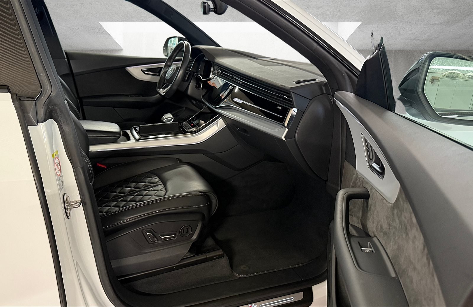 Q8 60 TFSIe S line quattro Tiptronic Matrix HuD Luft Nacht B&O