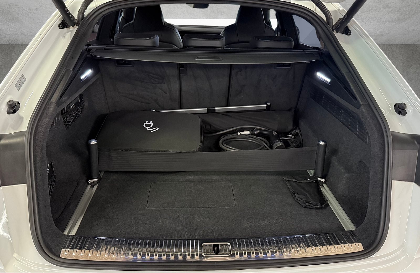 Q8 60 TFSIe S line quattro Tiptronic Matrix HuD Luft Nacht B&O