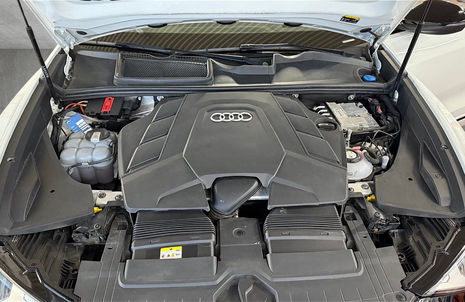 Q8 60 TFSIe S line quattro Tiptronic Matrix HuD Luft Nacht B&O