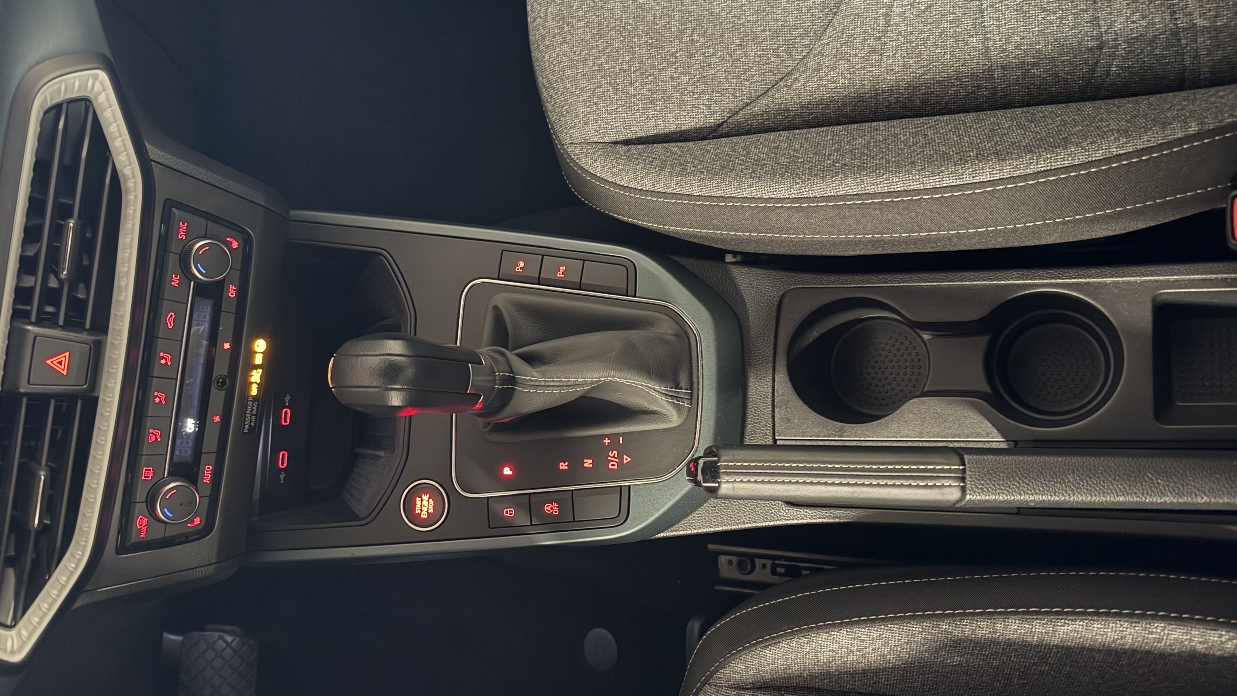 Arona 1.0 TSI Xperience DSG LED Navi ACC AHK RFK