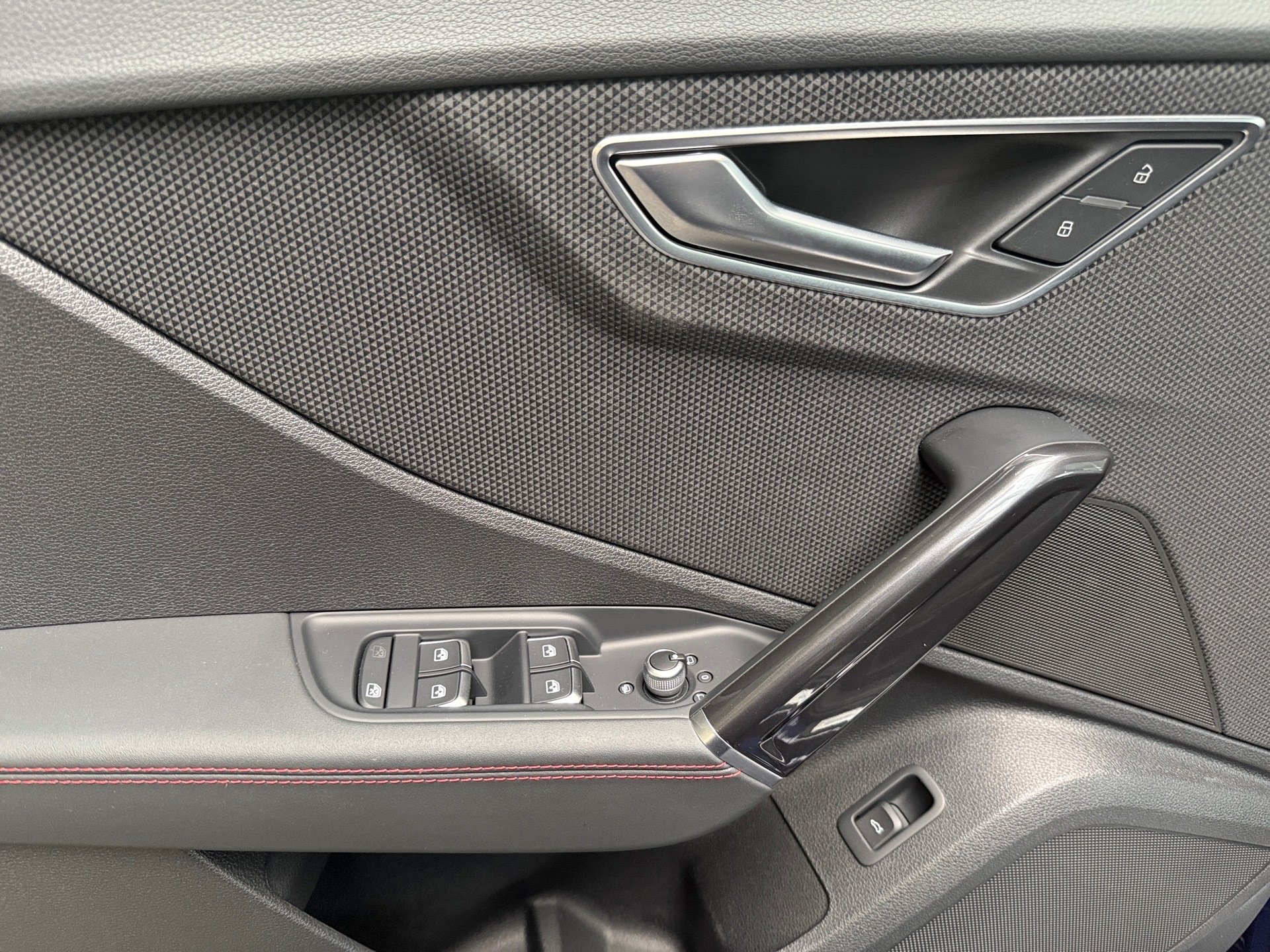 Q2 40 TFSI S line quattro S-tronic Matrix Pano RFK