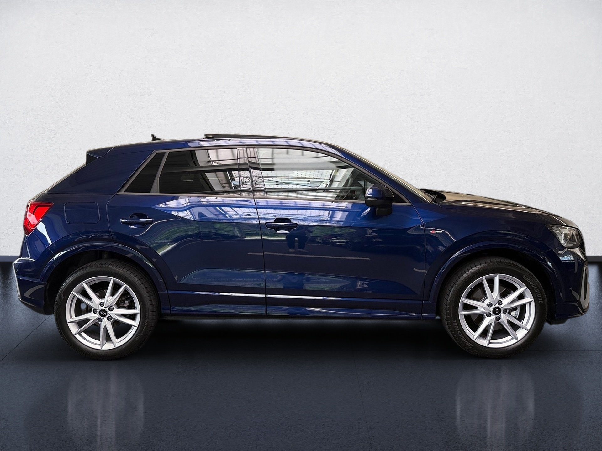 Q2 40 TFSI S line quattro S-tronic Matrix Pano RFK
