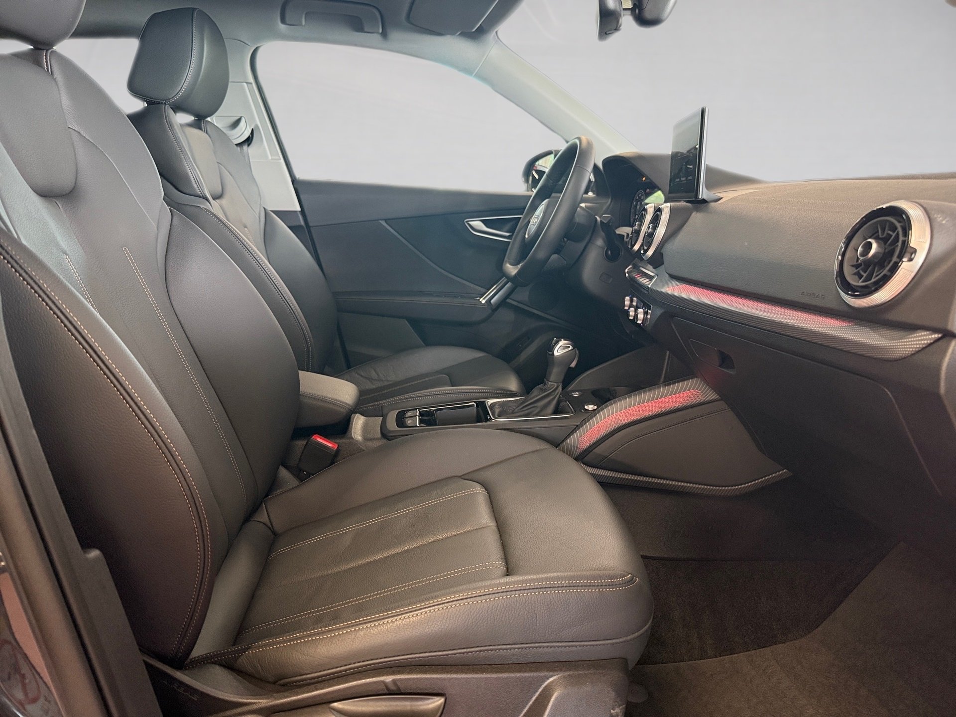 Q2 Advanced 35 TFSI advanced S-tronic Matrix AHK