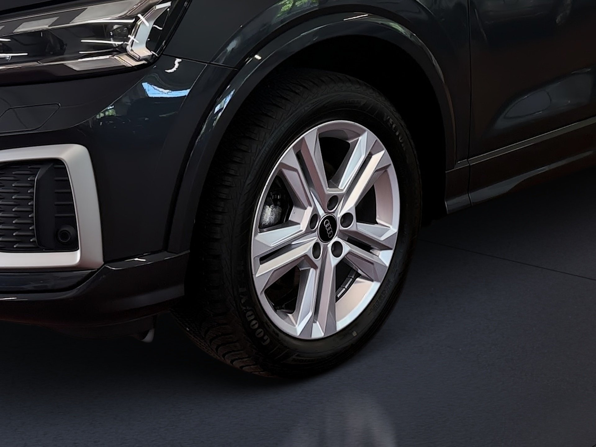 Q2 Advanced 35 TFSI advanced S-tronic Matrix AHK