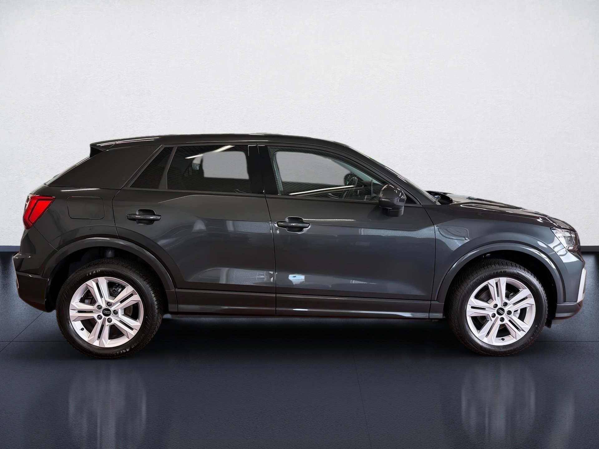 Q2 Advanced 35 TFSI advanced S-tronic Matrix AHK