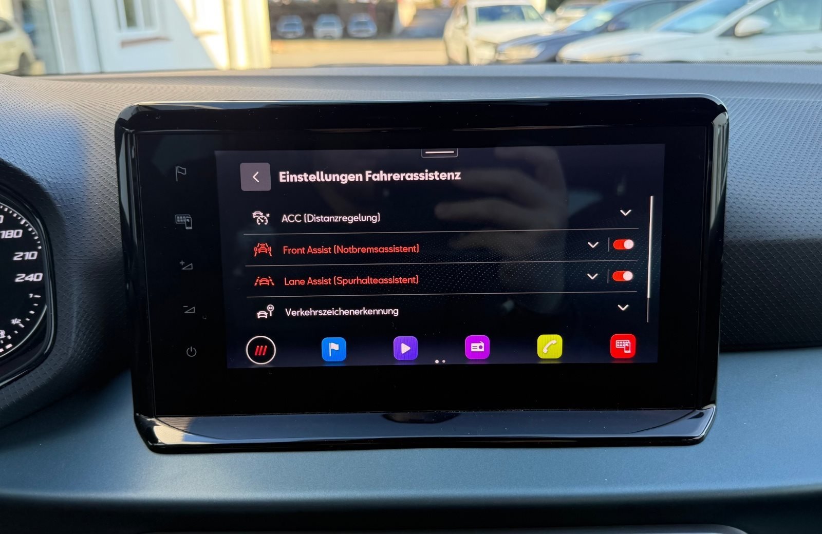 Arona 1.0 TSI Xperience DSG LED Navi ACC RFK PDC