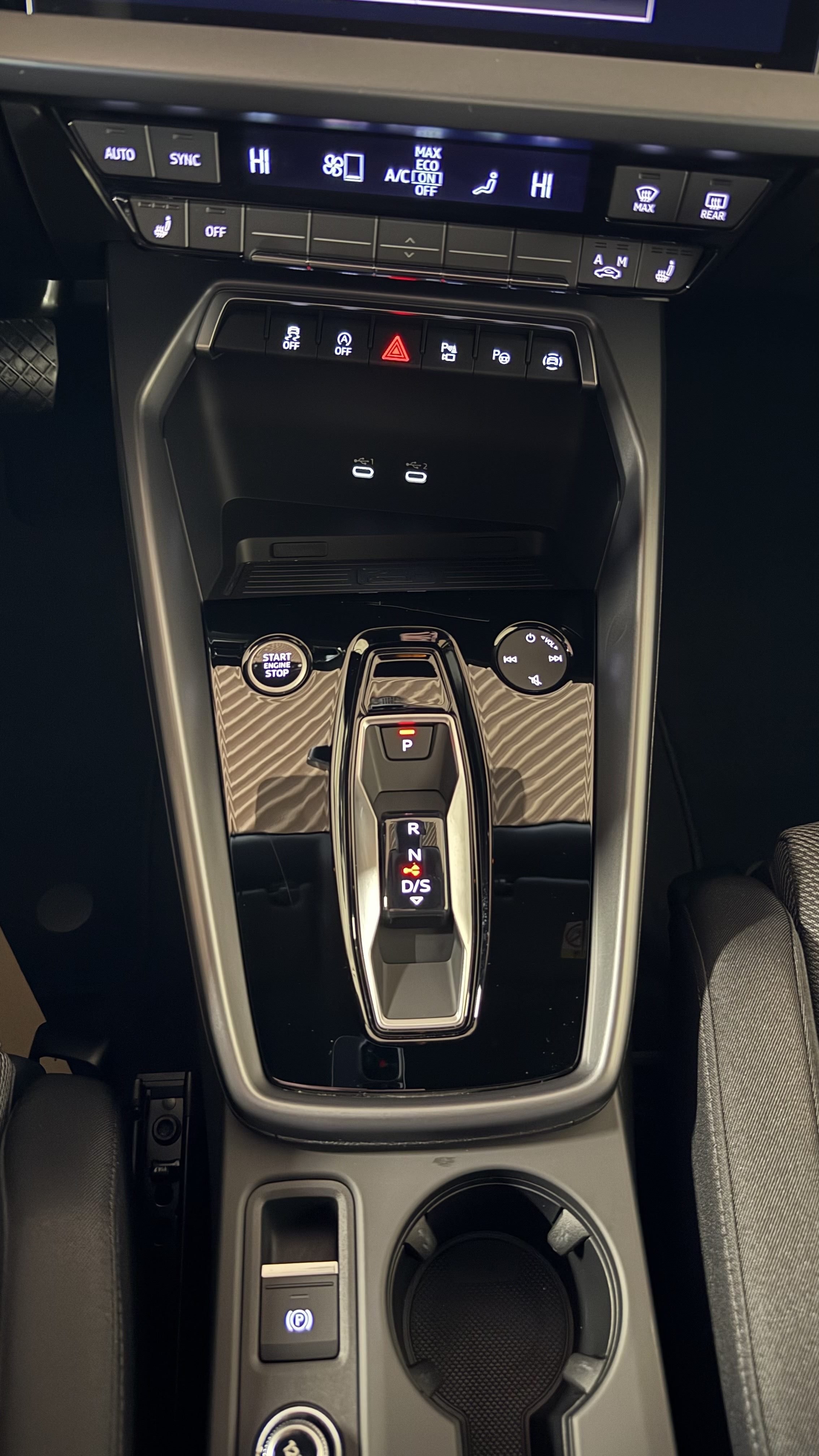 A3 Sportback 35 TDI advanced S-tronic LED Navi AC HuD AHK RFK