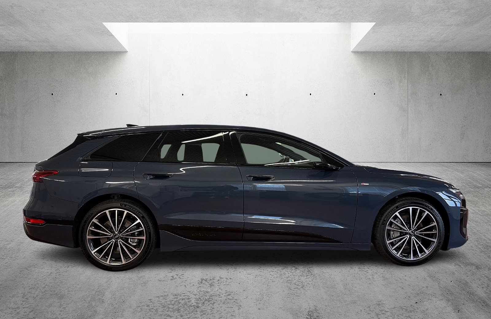 A6 e-tron Avant performance S-line Matrix HuD ACC B&O