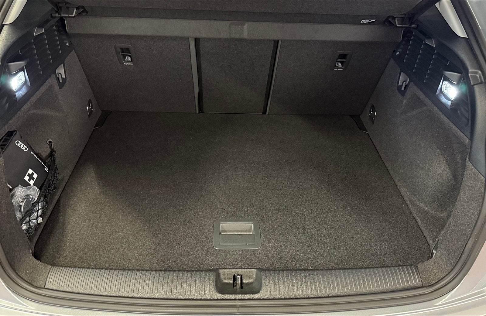 Q2 35 TFSI advanced S-tronic LED Navi ACC AHK RFK