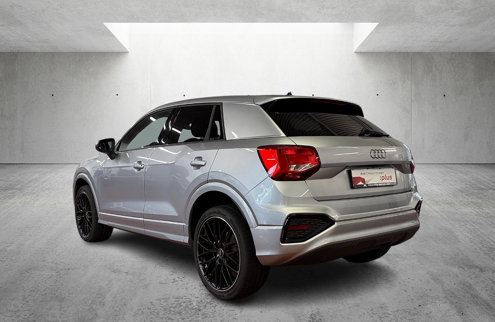 Q2 35 TFSI advanced S-tronic LED Navi ACC AHK RFK