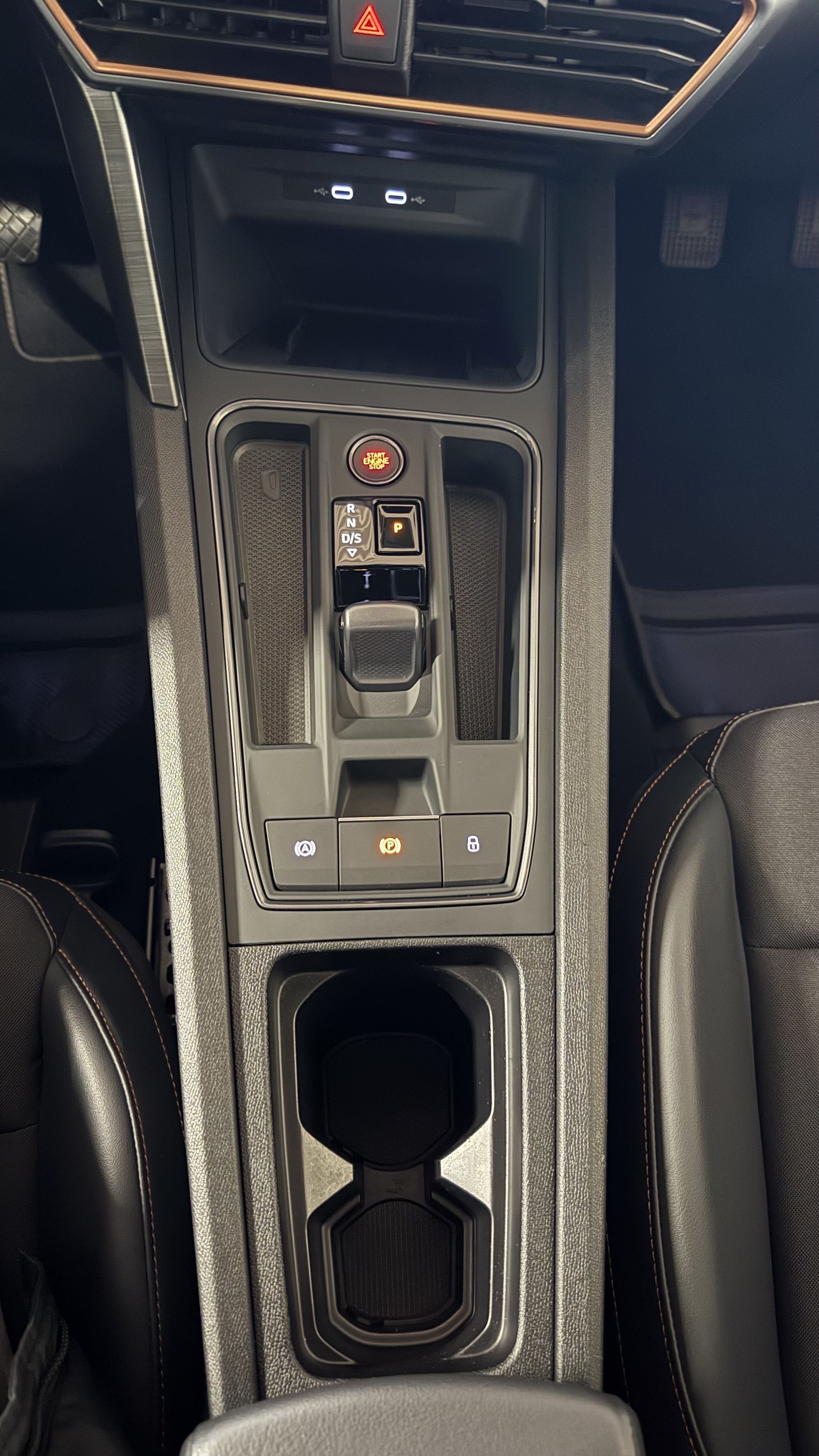 Leon 2.0 eTSI DSG Fahrschulfahrzeug Matrix ACC Pano Full-Link