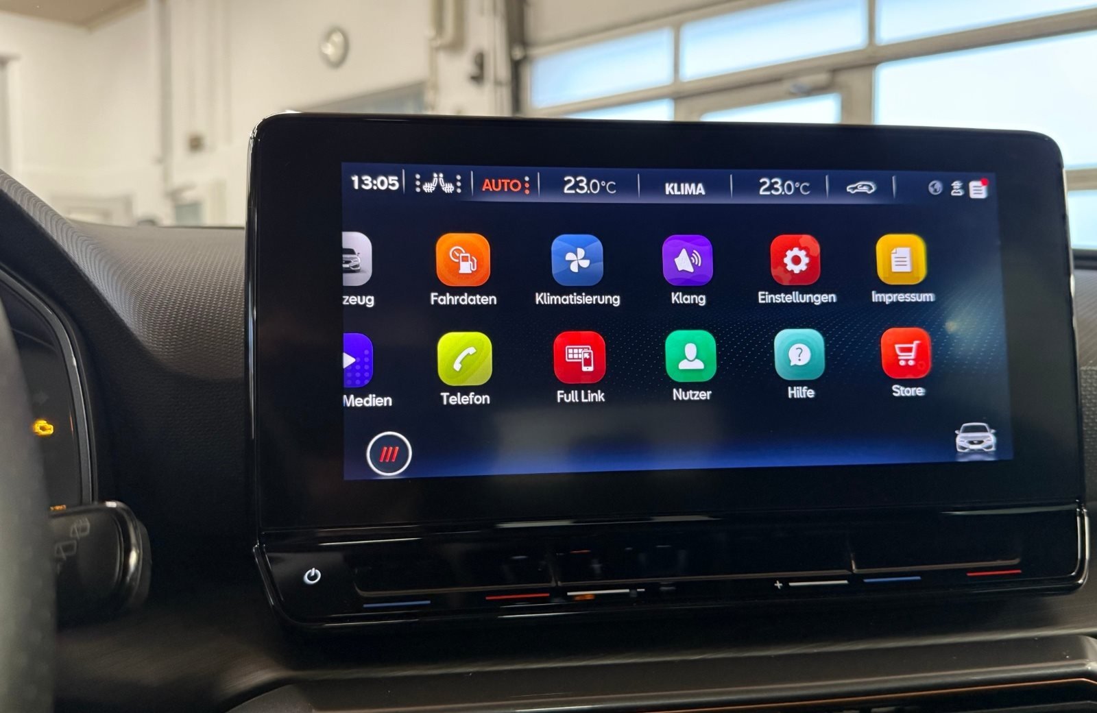 Leon 2.0 eTSI DSG Fahrschulfahrzeug Matrix ACC Pano Full-Link