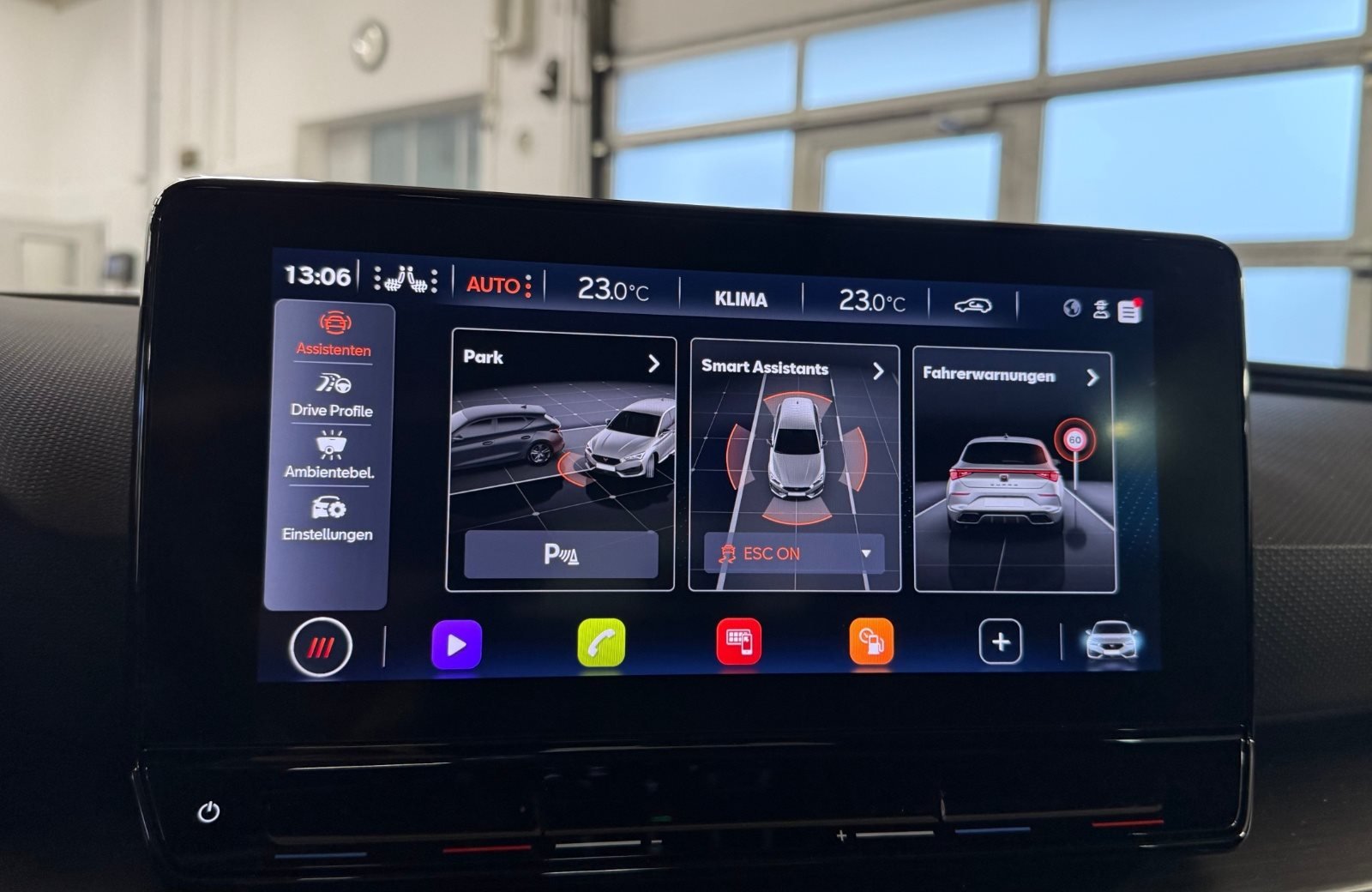 Leon 2.0 eTSI DSG Fahrschulfahrzeug Matrix ACC Pano Full-Link