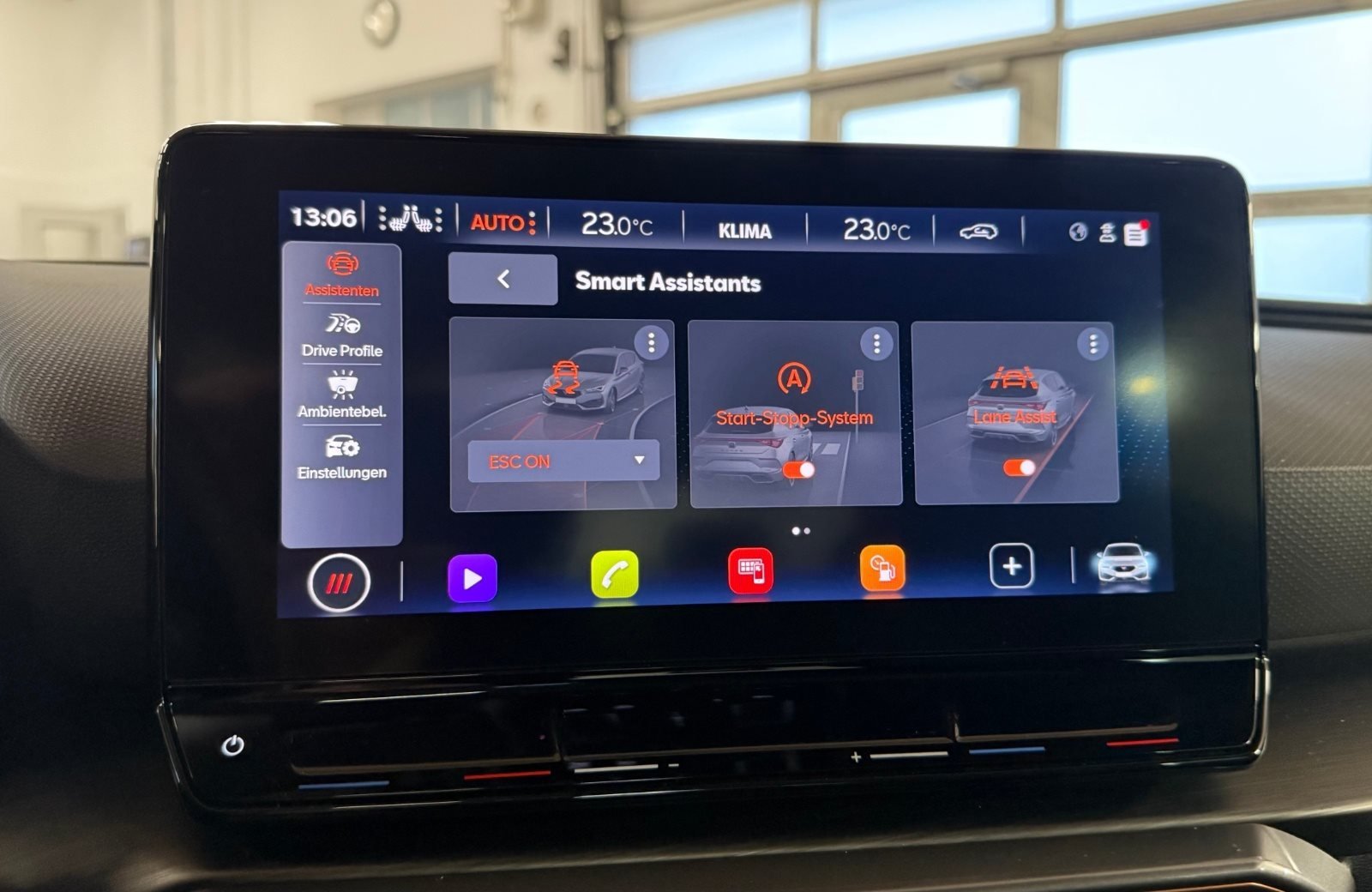 Leon 2.0 eTSI DSG Fahrschulfahrzeug Matrix ACC Pano Full-Link