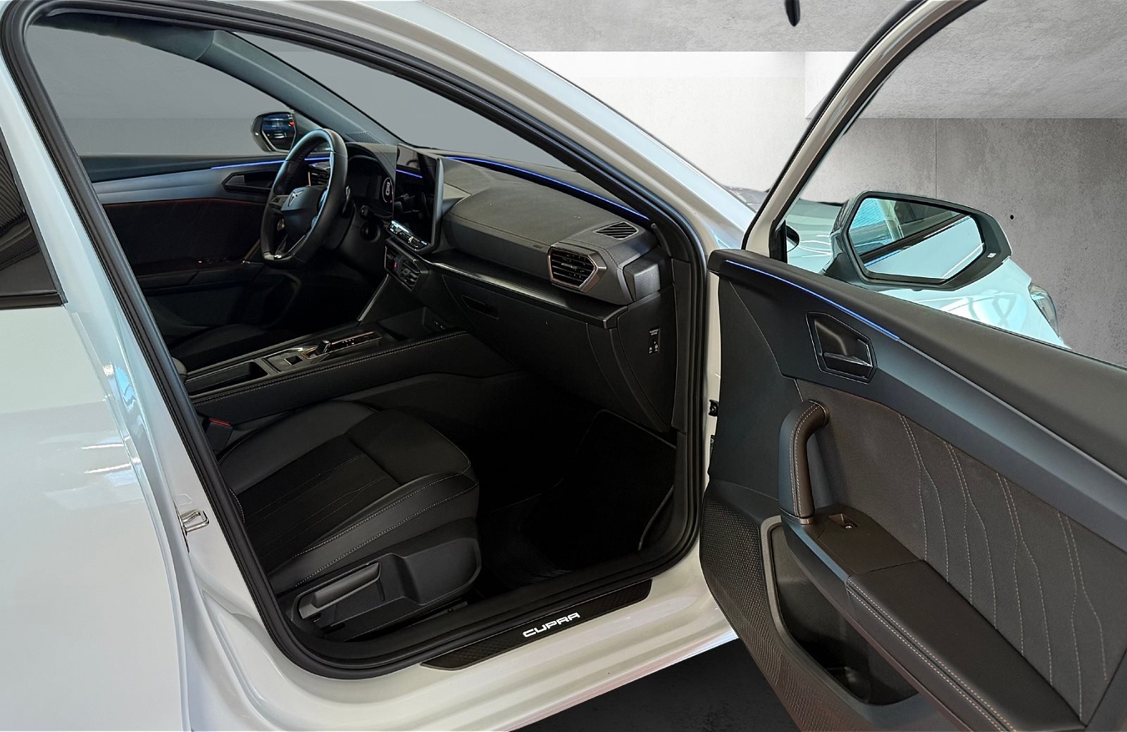 Leon 2.0 TDI DSG Edge Matrix Navi ACC RFK ACC LM