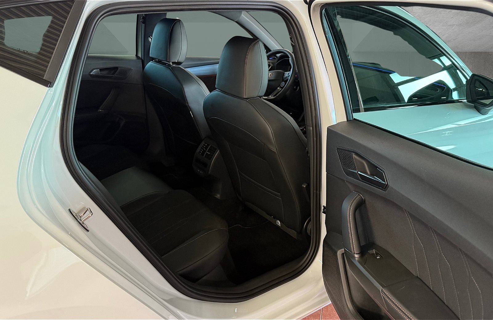 Leon 2.0 TDI DSG Edge Matrix Navi ACC RFK ACC LM