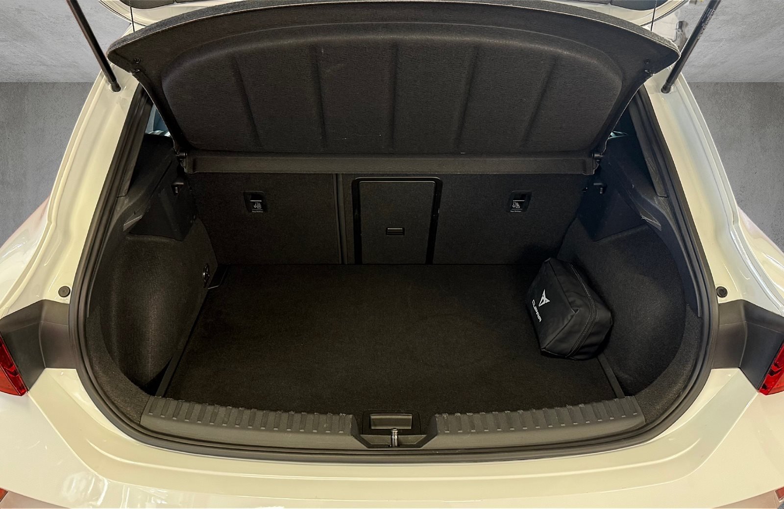 Leon 2.0 TDI DSG Edge Matrix Navi ACC RFK ACC LM