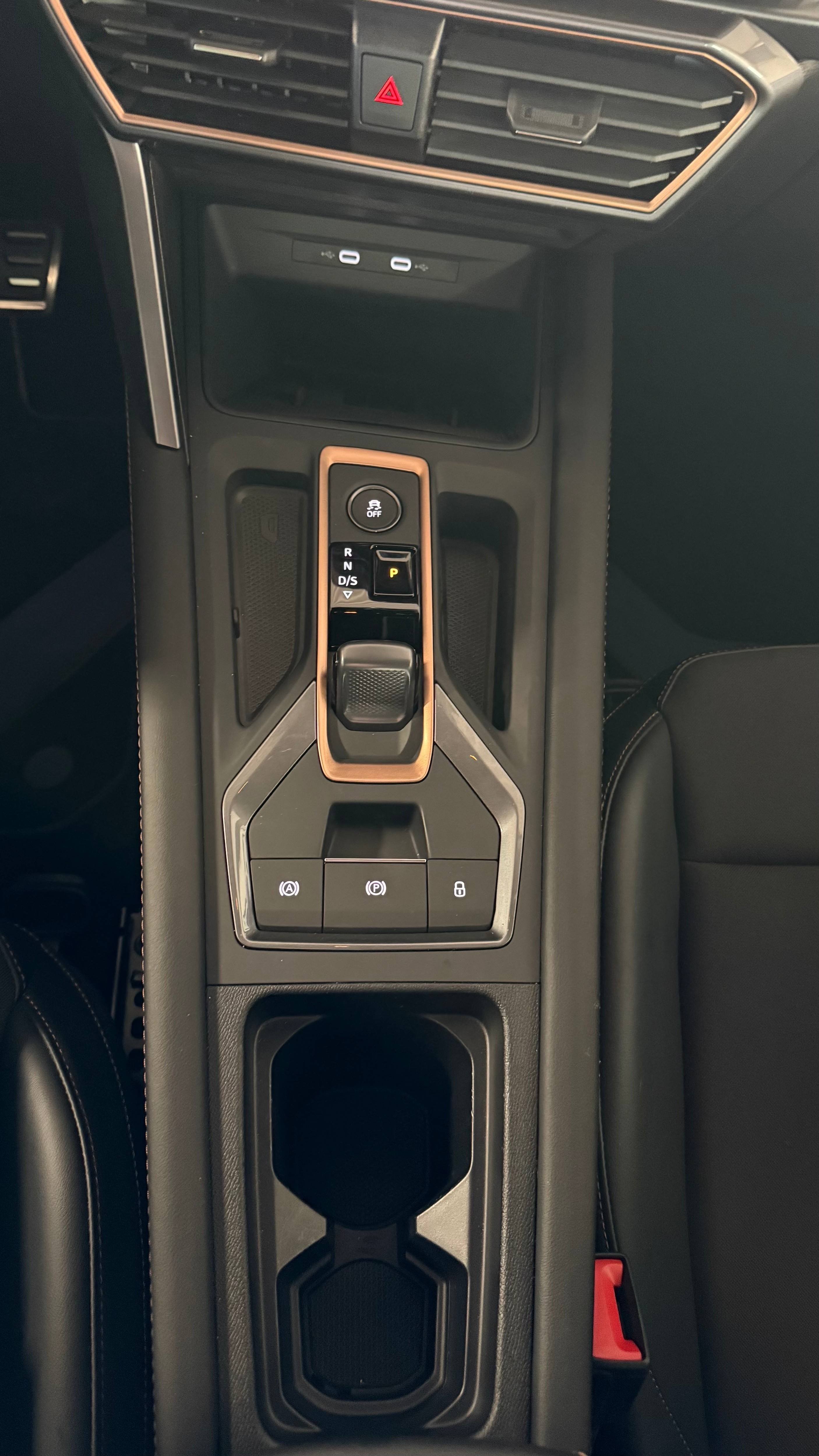 Leon 2.0 TDI DSG Edge Matrix Navi ACC RFK ACC LM