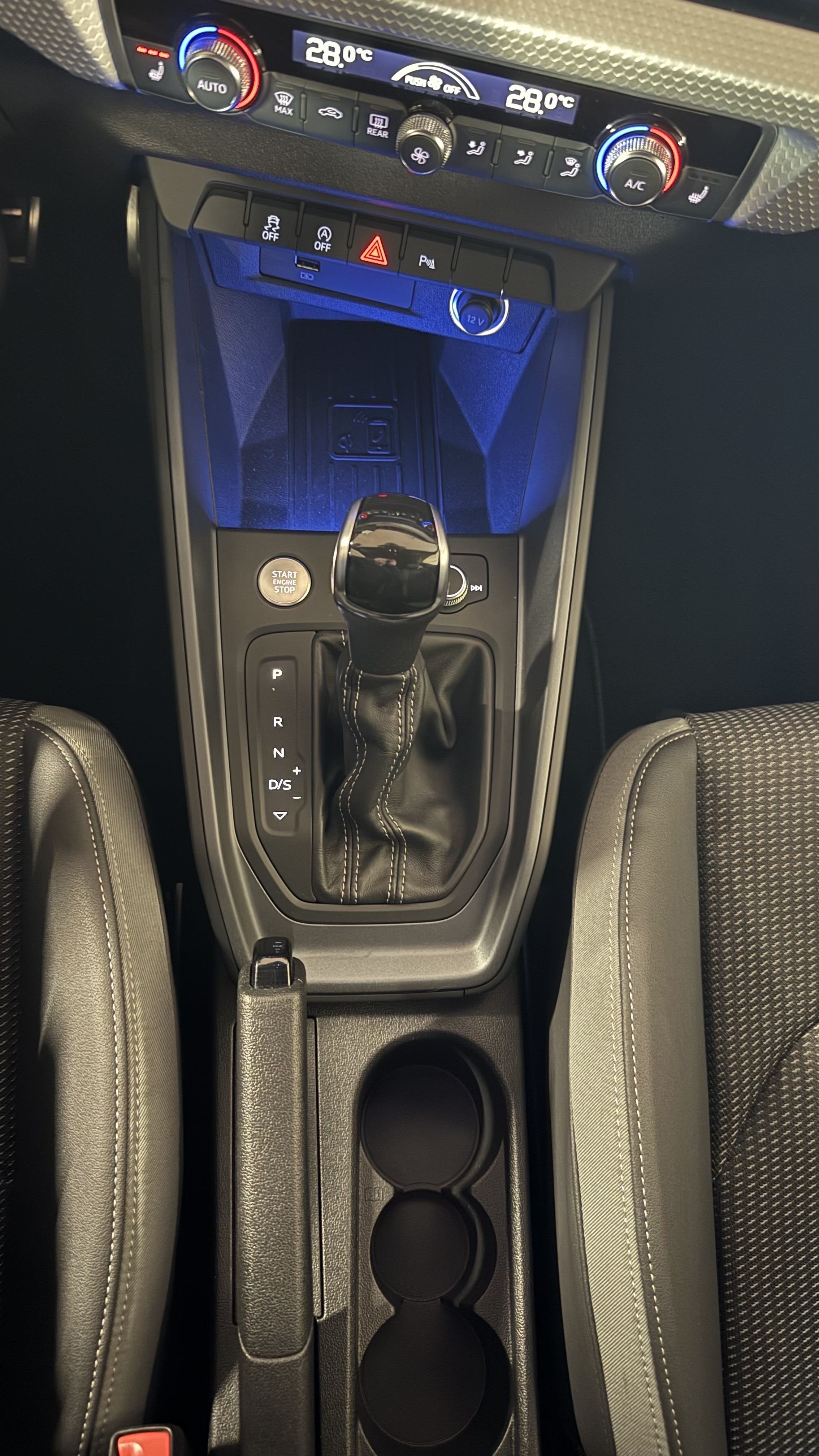 A1 Sportback 30 TFSI Sline S-tronic LED Navi PDC SHZ