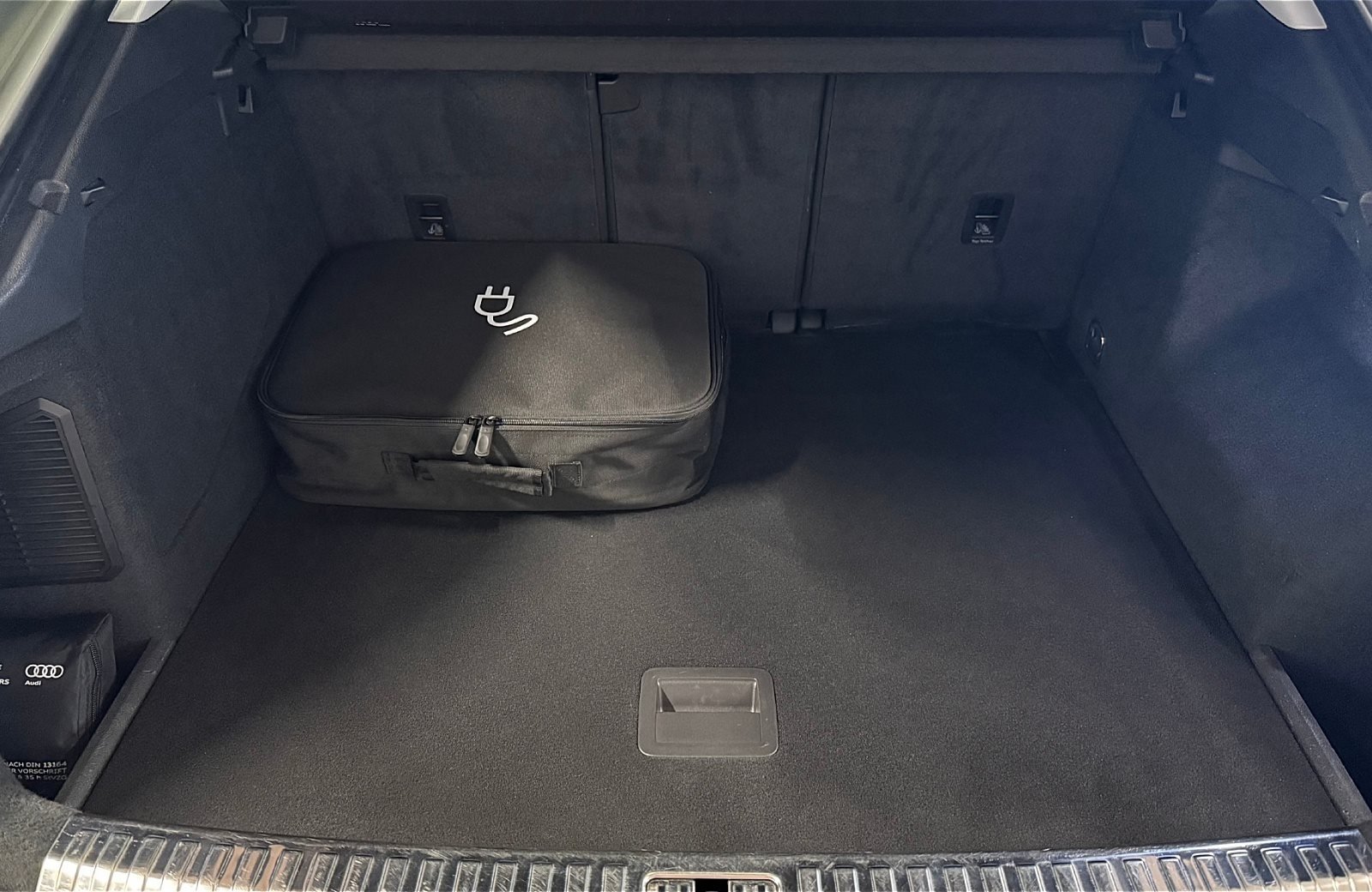 Q3 Sportback 45 TFSIe S line S-tronic Matrix Navi AHK Schiebedach