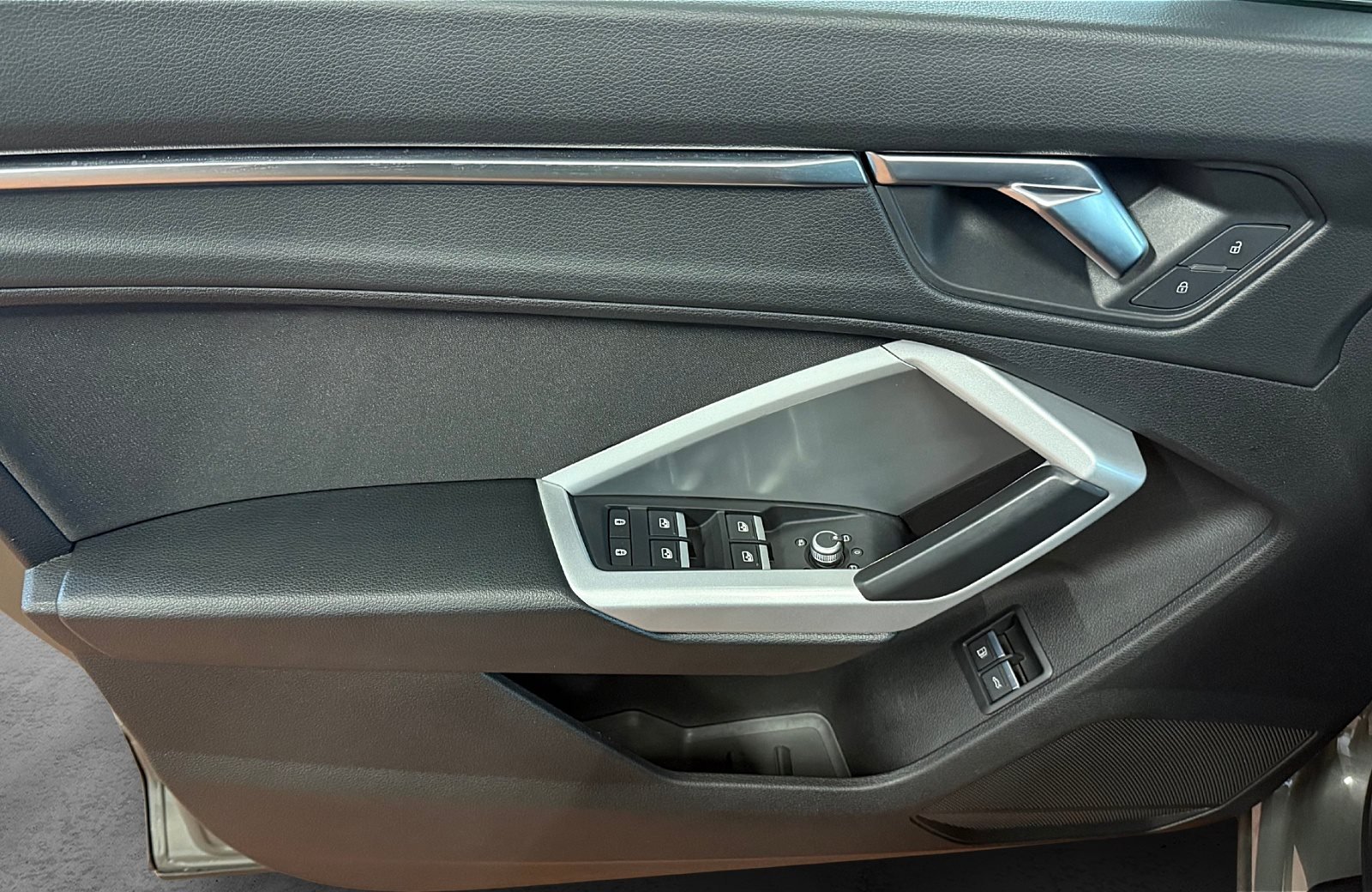 Q3 Sportback 45 TFSIe S line S-tronic Matrix Navi AHK Schiebedach