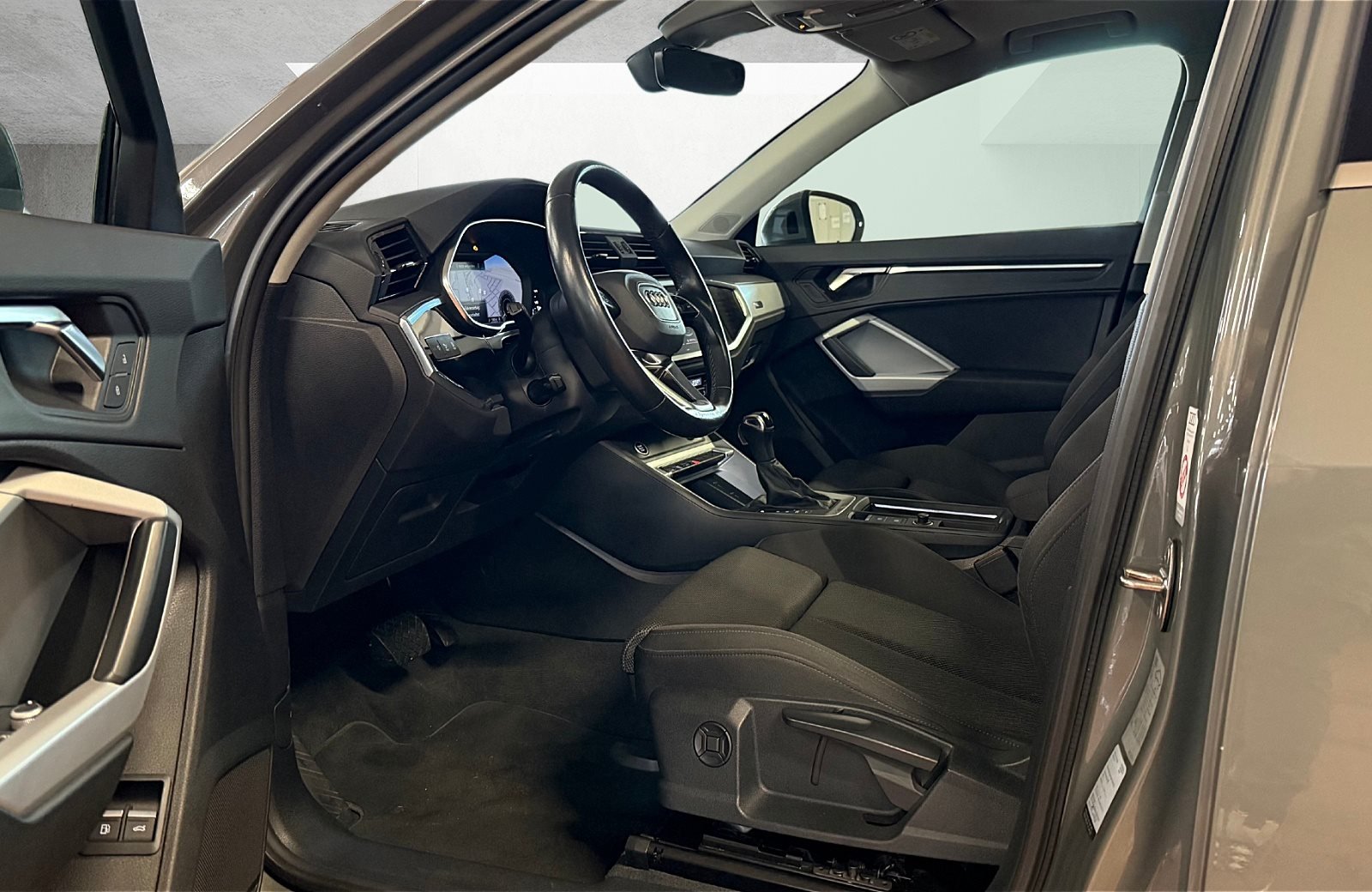 Q3 Sportback 45 TFSIe S line S-tronic Matrix Navi AHK Schiebedach