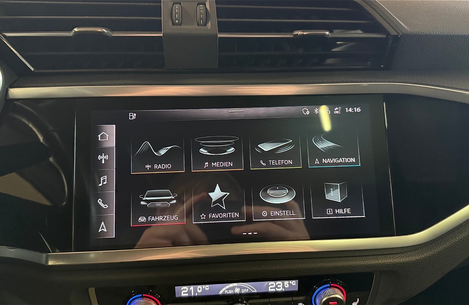 Q3 Sportback 45 TFSIe S line S-tronic Matrix Navi AHK Schiebedach