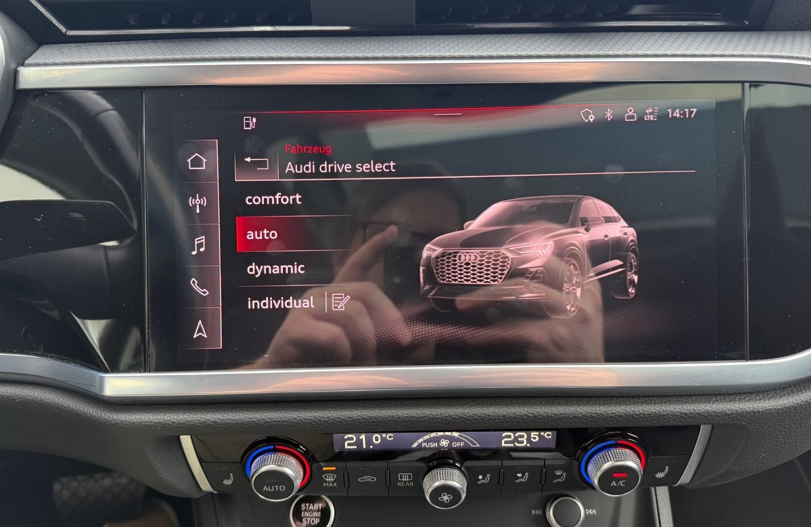 Q3 Sportback 45 TFSIe S line S-tronic Matrix Navi AHK Schiebedach