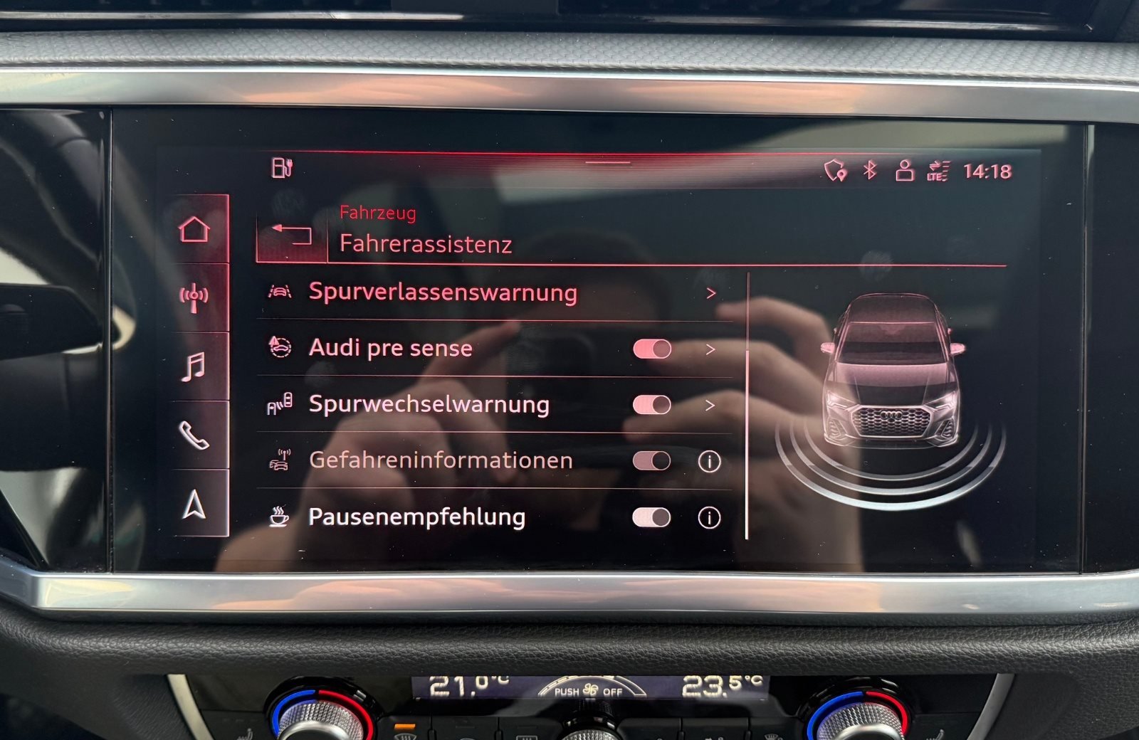 Q3 Sportback 45 TFSIe S line S-tronic Matrix Navi AHK Schiebedach