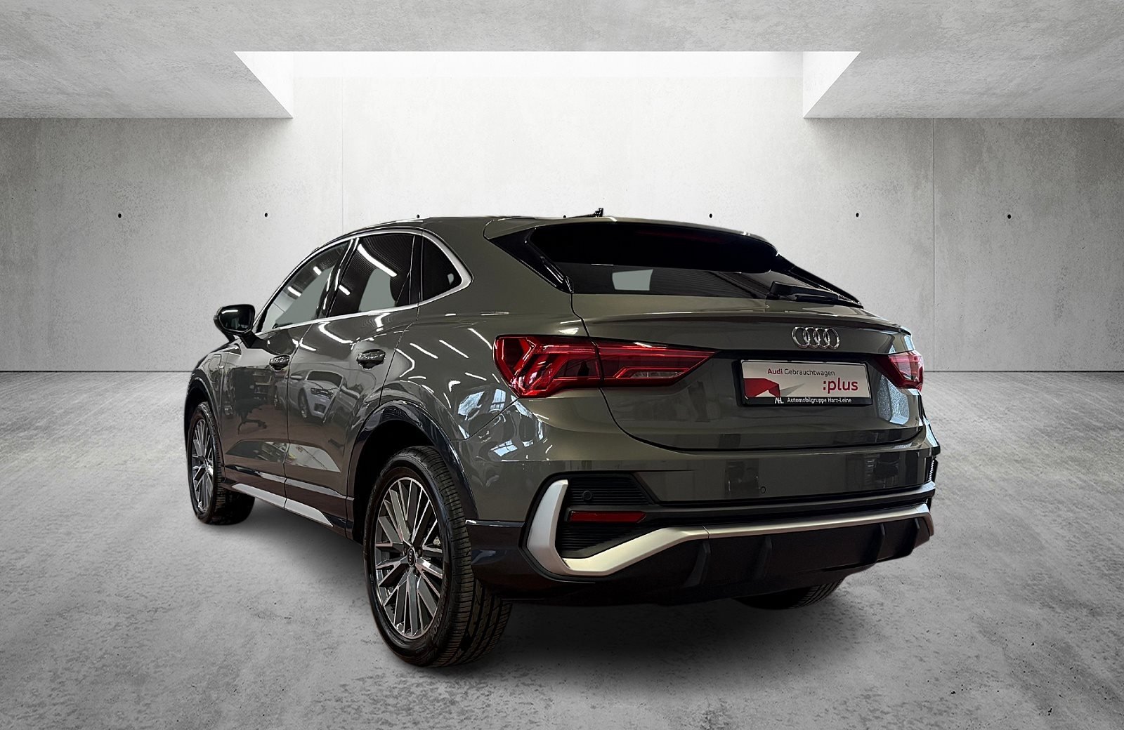 Q3 Sportback 45 TFSIe S line S-tronic Matrix Navi AHK Schiebedach