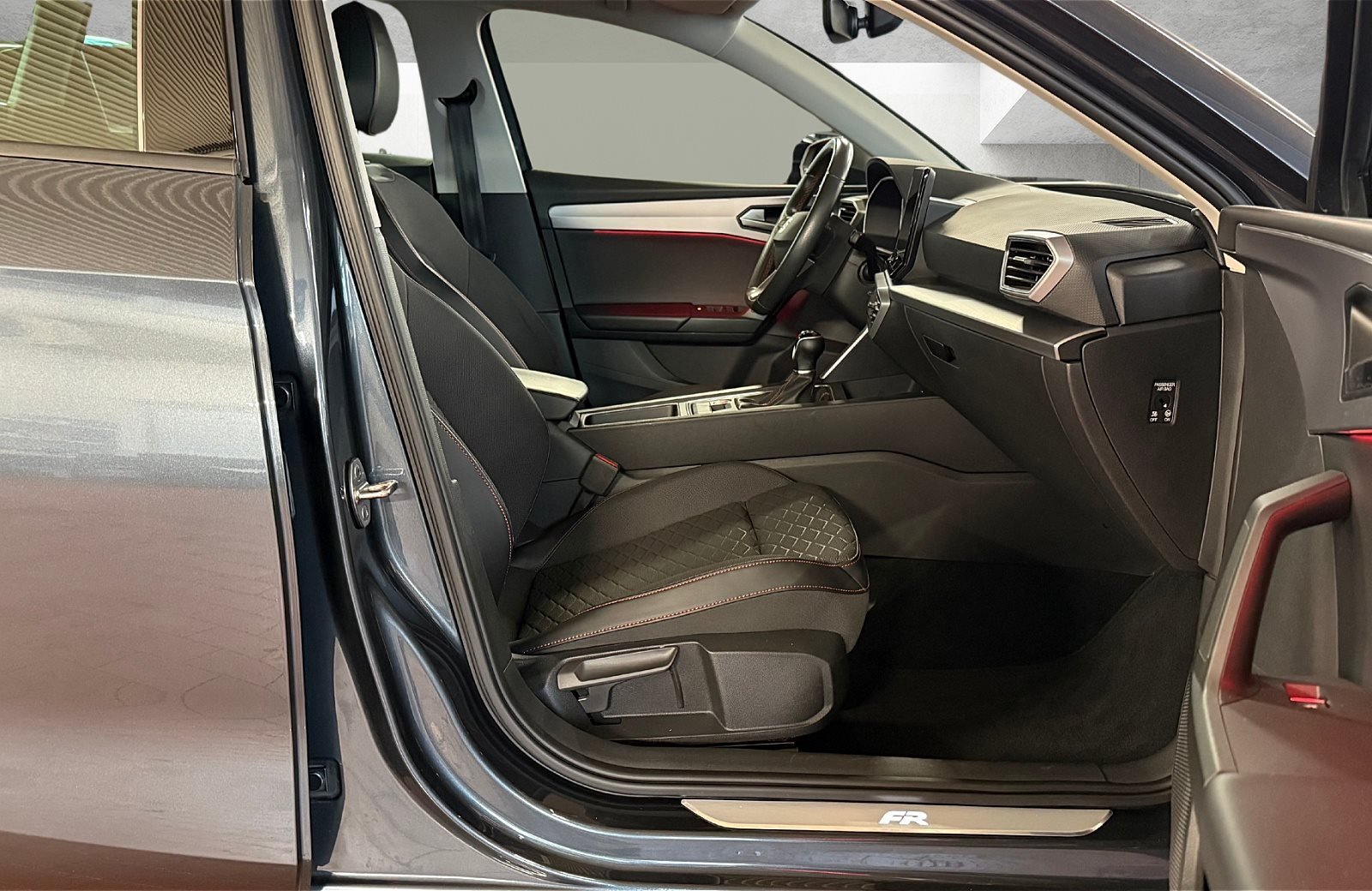 Leon Sportstourer 1.5 TSI FR LED Navi AHK SHZ LM