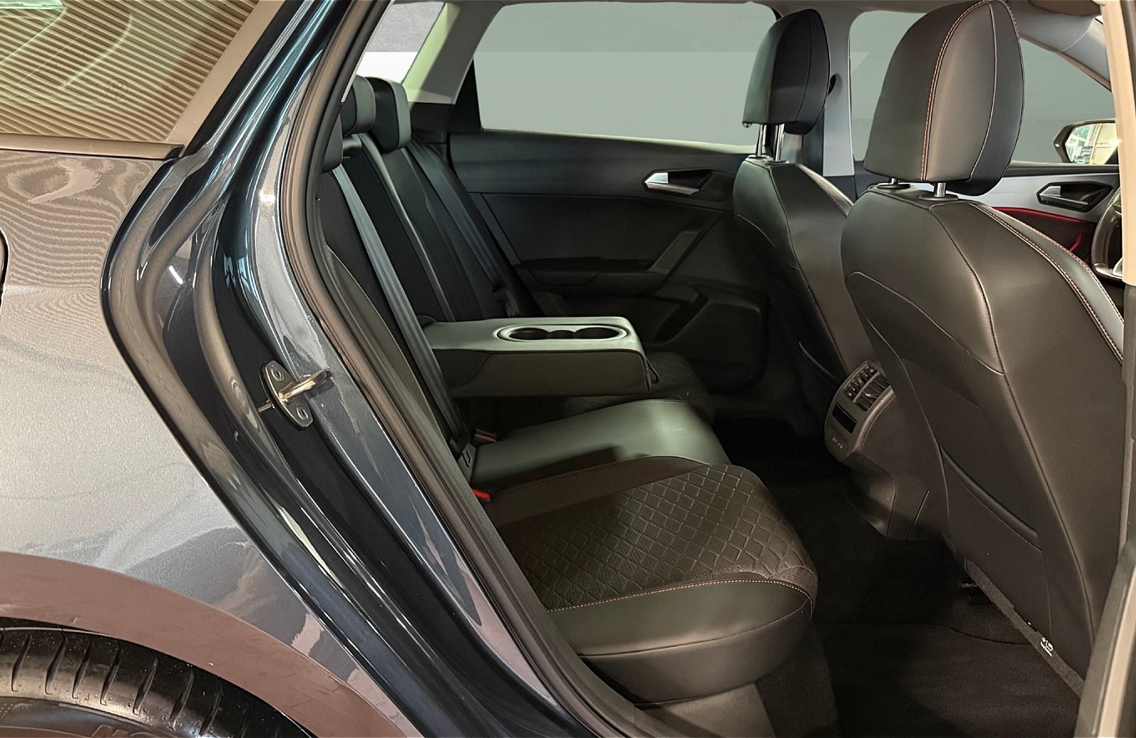 Leon Sportstourer 1.5 TSI FR LED Navi AHK SHZ LM