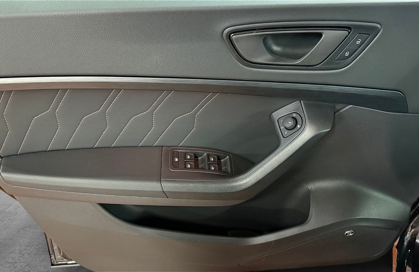 Ateca VZ 2.0 TSI Drive DSG LED Navi ACC Leder Pano