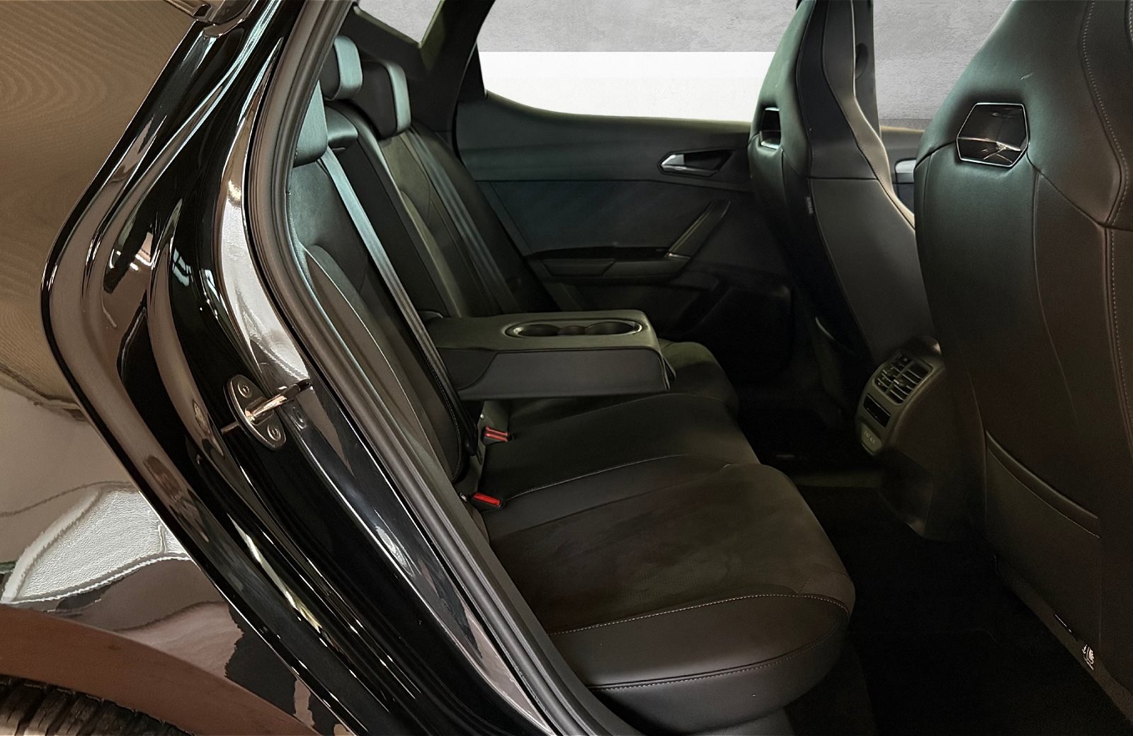 Leon 2.0 TDI DSG Edge Matrix Navi ACC RFK ACC LM