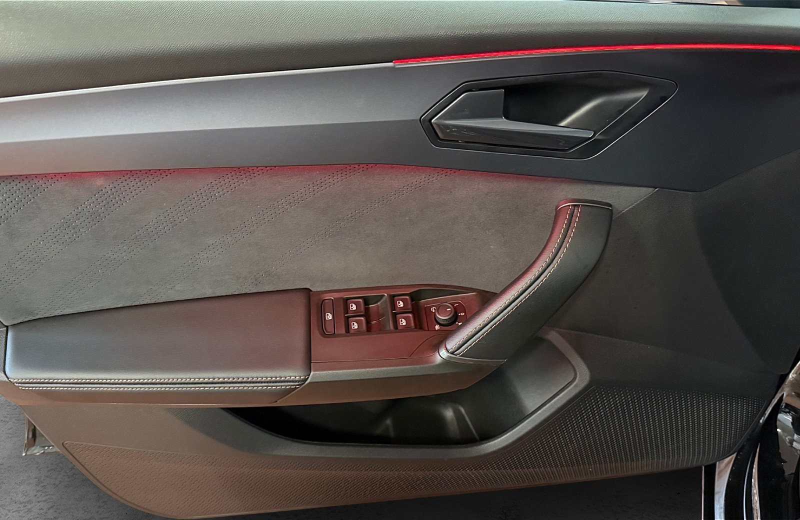 Leon 2.0 TDI DSG Edge Matrix Navi ACC RFK ACC LM