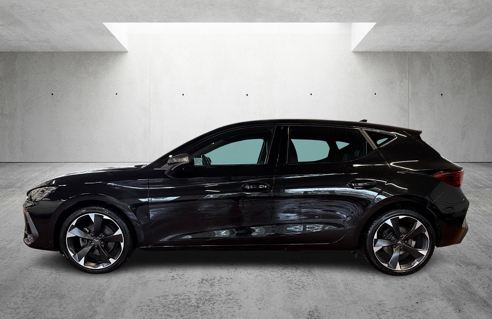 Leon 2.0 TDI DSG Edge Matrix Navi ACC RFK ACC LM