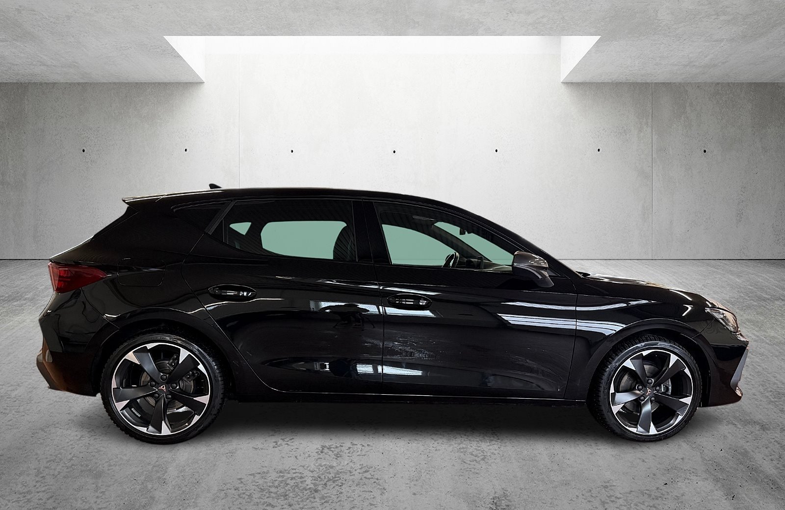 Leon 2.0 TDI DSG Edge Matrix Navi ACC RFK ACC LM