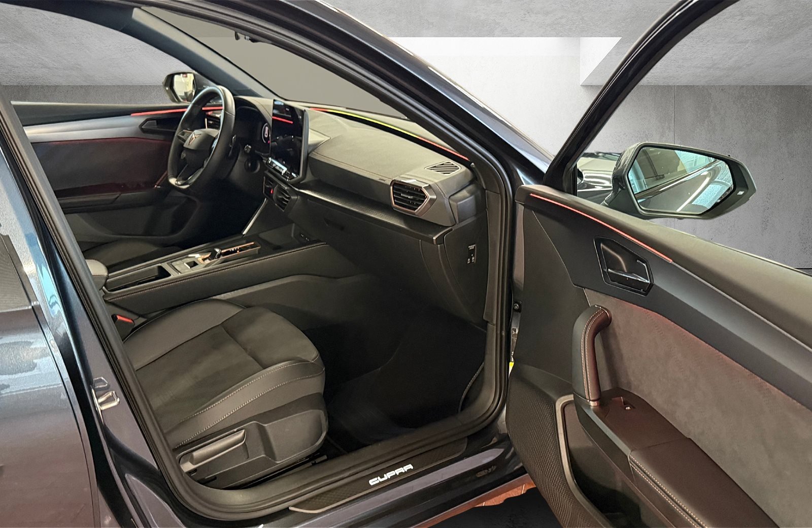 Leon 2.0 TDI DSG Edge Matrix Navi ACC RFK ACC LM