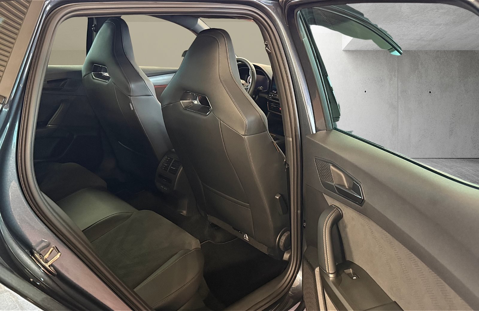 Leon 2.0 TDI DSG Edge Matrix Navi ACC RFK ACC LM