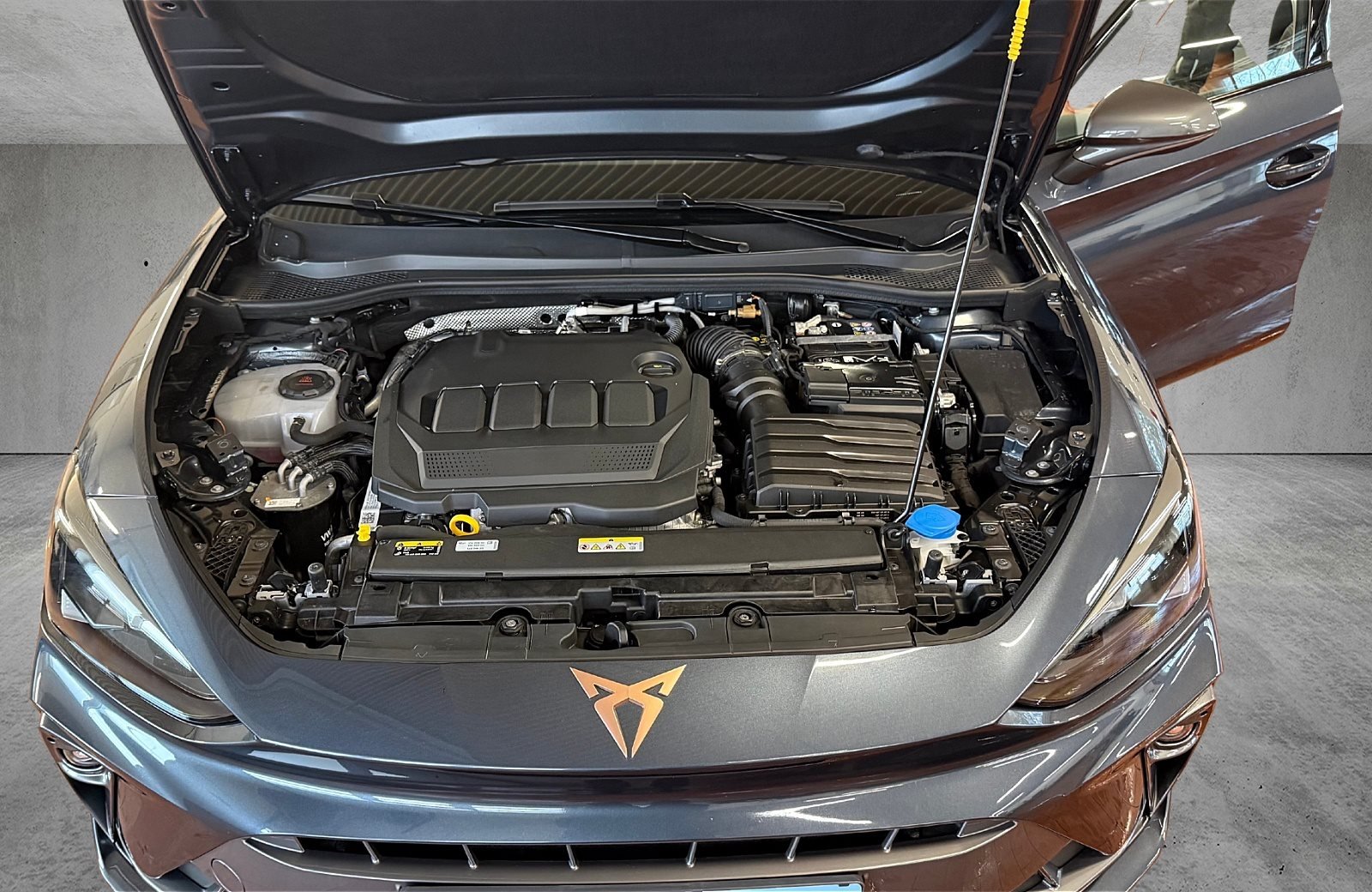 Leon 2.0 TDI DSG Edge Matrix Navi ACC RFK ACC LM