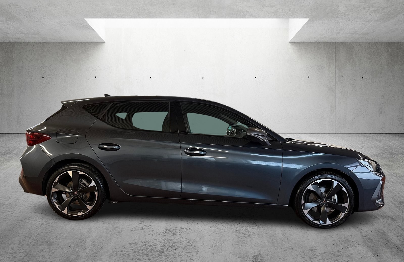 Leon 2.0 TDI DSG Edge Matrix Navi ACC RFK ACC LM